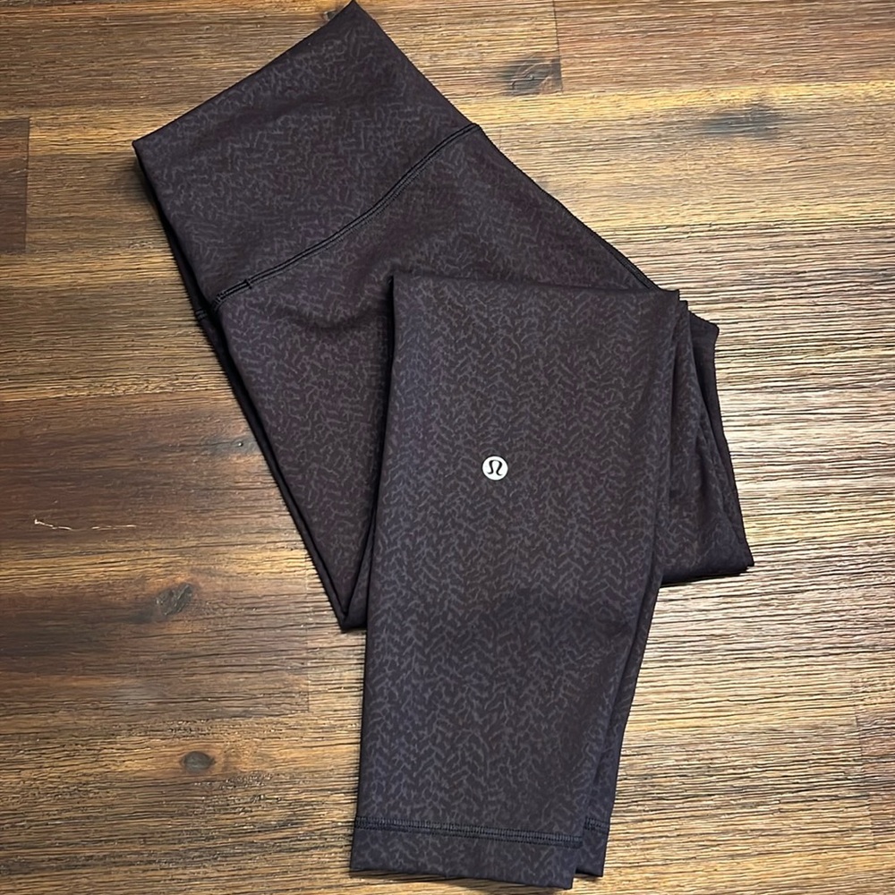 Lululemon Wunder Train High Rise tight 25”